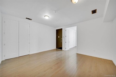 Exceptional opportunity to acquire a comprehensively renovated - photo 29
