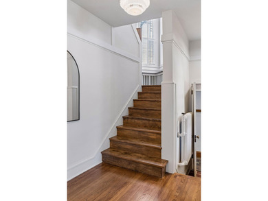 Discover the endless charm of this beautifully preserved 1923 - photo 33
