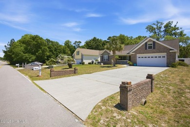 Welcome to Oak Ridge Plantation, where coastal convenience meets - photo 39