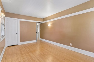 Discover the endless charm of this beautifully preserved 1923 - photo 41