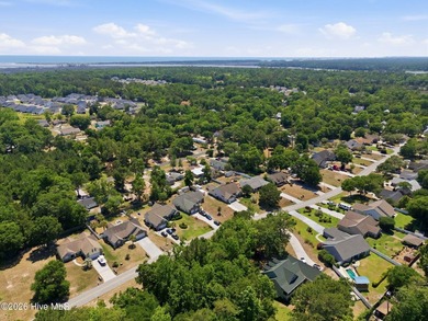 Welcome to Oak Ridge Plantation, where coastal convenience meets - photo 42