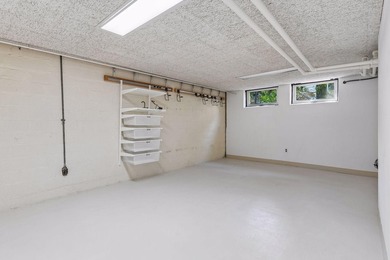 Discover the endless charm of this beautifully preserved 1923 - photo 49
