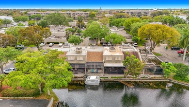STUNNING WATERFRONT VILLA - COMPLETELY MOVE IN READY WITH - photo 55