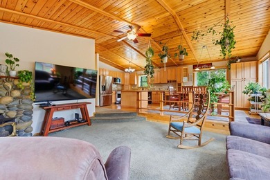 Welcome to Truckee's sought-after Glenshire neighborhood - a - photo 4
