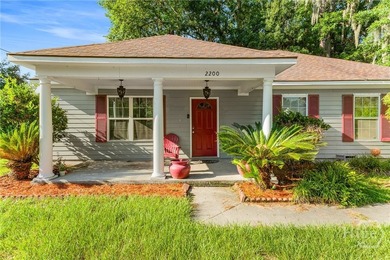 Welcome to Savannah's Eastside. This is a cute and comfortable - photo 1