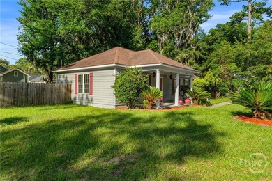 Welcome to Savannah's Eastside. This is a cute and comfortable - photo 2
