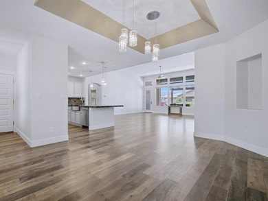 Immaculate living next to the picturesque Adobe Creek Golf - photo 3