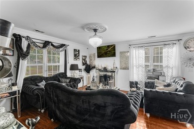 Welcome to Savannah's Eastside. This is a cute and comfortable - photo 6