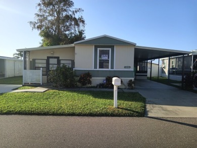 Lake Home For Sale in Okeechobee, Florida