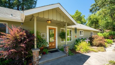 Experience the timeless beauty of Sonoma County at this idyllic - photo 3