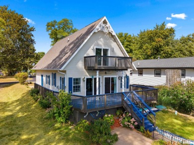 Lake Home For Sale in Pekin, Illinois