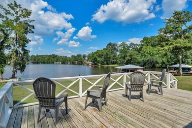 HUGE Waterfront Lot & home with guest cottage on Lake - photo 2