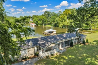HUGE Waterfront Lot & home with guest cottage on Lake - photo 3