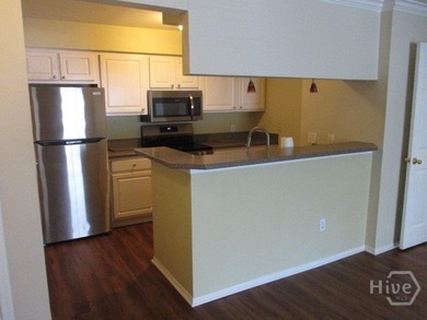 2nd floor 1 bedroom, 1 bathroom condo in the amenity-filled - photo 4
