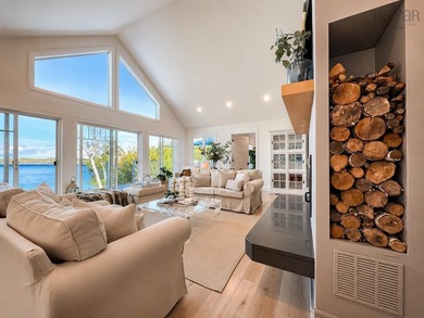 Welcome to an extraordinary turnkey waterfront retreat, where - photo 16