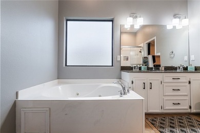 Huge Price Cut! Welcome home to this well maintained 4-bedroom - photo 23