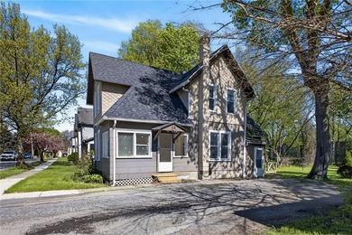 This beautiful home is nestled on a quiet dead-end street, this - photo 2