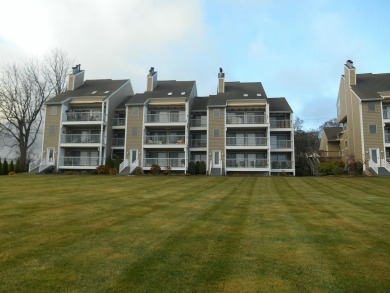 Lake Macatawa Condo Sale Pending in Holland Michigan