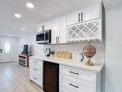 Live the Florida lifestyle in the highly sought-after waterfront - photo 10