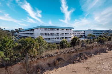 Enjoy coastal living in this recently updated beachside Tybee - photo 4
