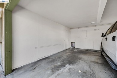 Welcome to this beautifully maintained 2 bedroom, 1 bath - photo 21