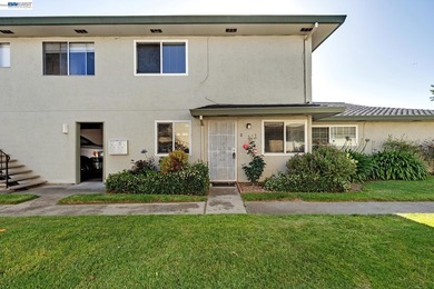 Welcome to this beautifully maintained 2 bedroom, 1 bath - photo 23