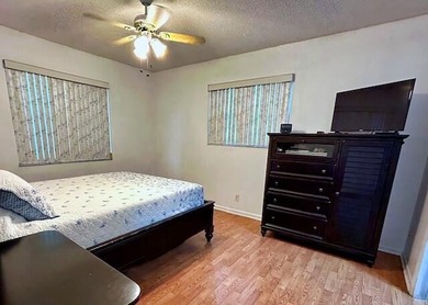 Beautiful home perfect for first-time buyers! This 3 bedroom - photo 24