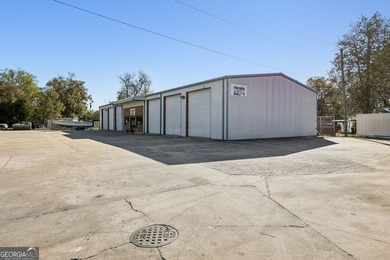 A great value in a Live/Work property ideally located in - photo 40