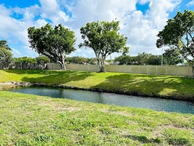 Beautiful home perfect for first-time buyers! This 3 bedroom - photo 40