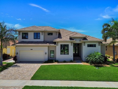 2 YEARS NEW! Custom Home, designed for Comfort, Style, and - photo 1