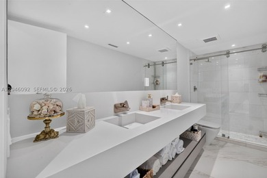 One-of-a-kind turnkey oceanfront compound at the iconic Roney - photo 14