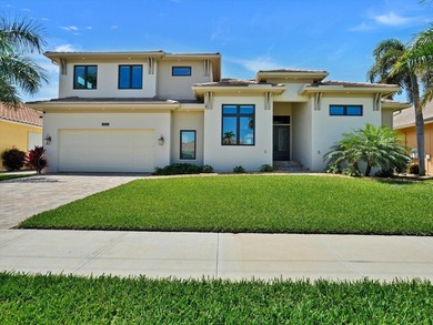 2 YEARS NEW! Custom Home, designed for Comfort, Style, and - photo 5