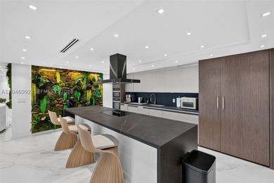 One-of-a-kind turnkey oceanfront compound at the iconic Roney - photo 23