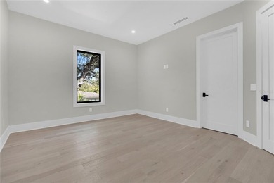 Price to Sell - Quiet Luxury | Move-In Ready | Prime Sunset Park - photo 30