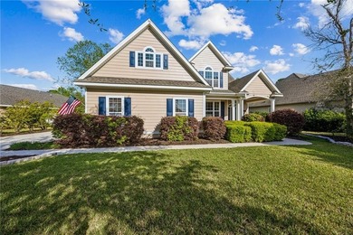 Featuring a beautiful home, originally a Bent Pine Construction - photo 3