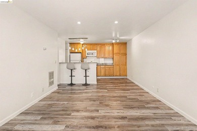 Updated single-level condo in one of Oakland's most convenient - photo 13