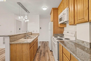 Updated single-level condo in one of Oakland's most convenient - photo 14