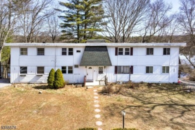 Lake Townhome/Townhouse For Sale in Montague Twp., New Jersey