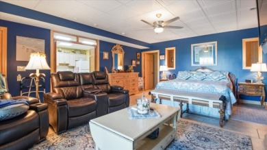Lakefront Luxury Home on Bull Shoals Lake - photo 11