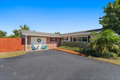 Lake Clarke Home For Sale in Lake Clarke Shores Florida