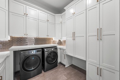 Set within the exclusive waterfront neighborhood of Churchill - photo 17