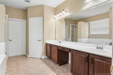 Size matters! Spacious 3,580 square foot under air pool home - photo 25