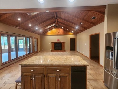 Welcome to 160 Glyndale Circle in Brunswick, GA-a unique and - photo 6