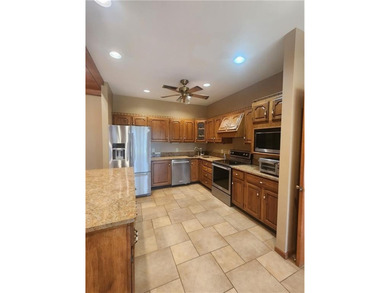 Welcome to 160 Glyndale Circle in Brunswick, GA-a unique and - photo 8