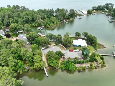 Wonderful Location in River Bank Acres in the heart of - photo 38