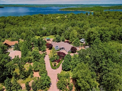 Lakefront Luxury Home on Bull Shoals Lake - photo 1