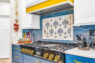 405 Colonial Street, boasting superior craftmanship sets the bar - photo 23