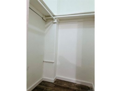 Located in the prime area of Flushing, this spacious and - photo 6