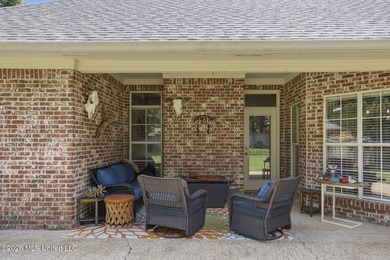 NEW ROOF -2026! An assumable VA loan may be available to - photo 33