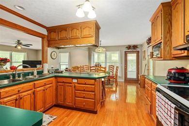 Lake Life Done Right - 5BR | 3.5BA on Nolin Lake If you've been - photo 5